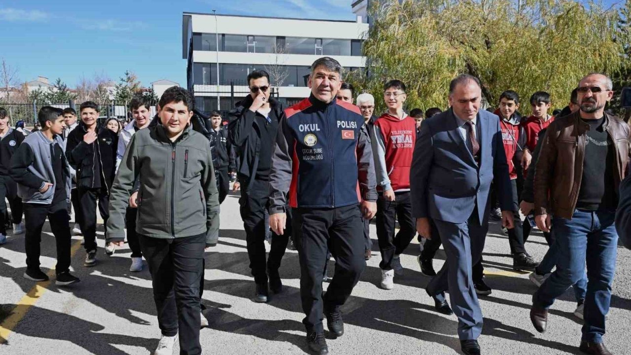 Erzurum&#039;da Okul Güvenliğine &quot;Zimmetli Polis&quot; Modeli: Her Okul Bir Polise Emanet