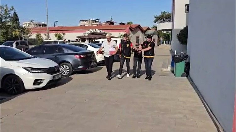 Firari Hırsız Aynı Şalgamcıyı Soyunca Yakayı Ele Verdi