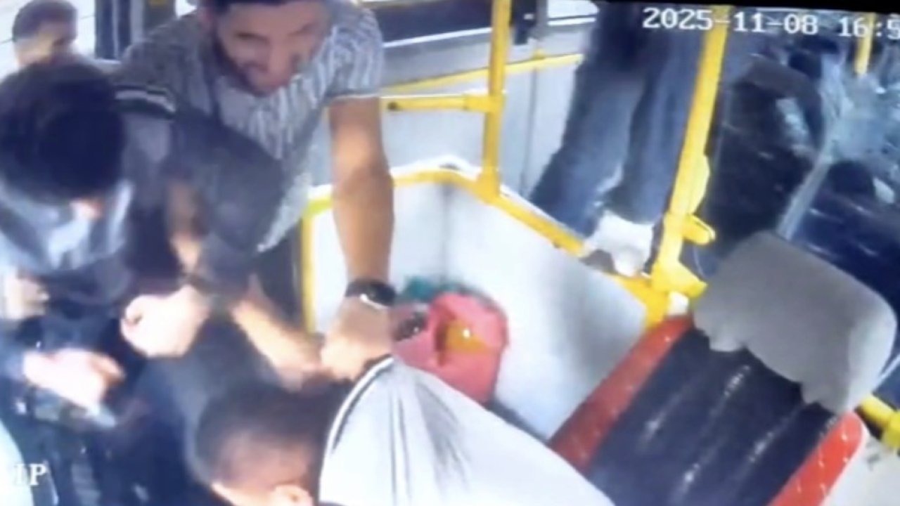 Gaziantep'te Dehşet Anları: Otobüs Şoförü Yolcu Yakınları Tarafından Feci Şekilde Dövüldü
