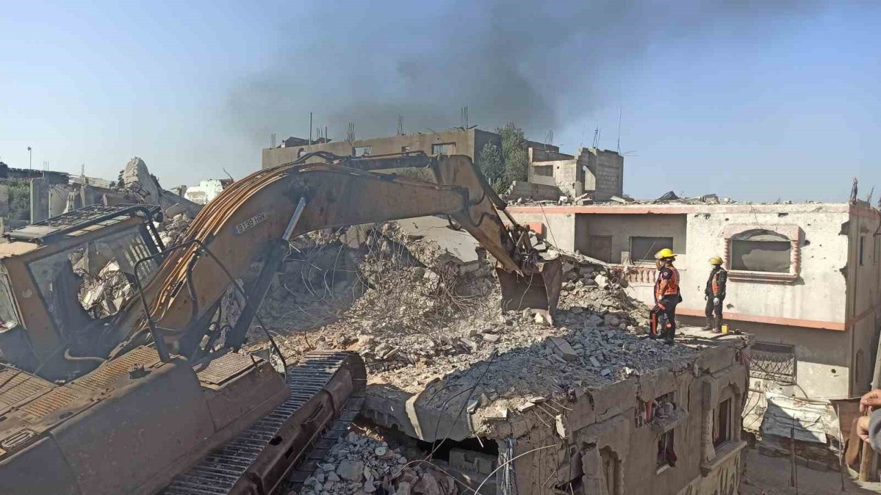 Gazze’de Enkaz Altındaki Cenazeleri Arama Çalışmaları Başladı