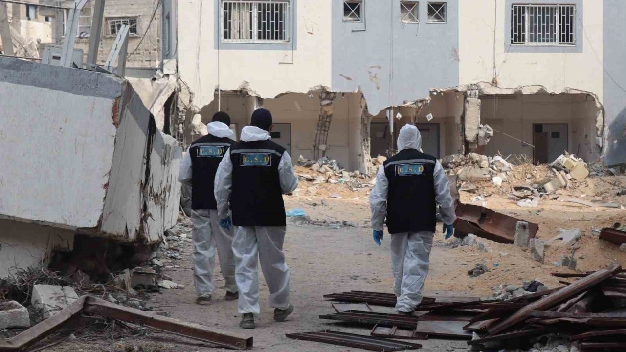 Gazze’de Toplu Mezardan 35 Cenaze Daha Çıkarıldı: Kimlik Tespiti Yapılacak