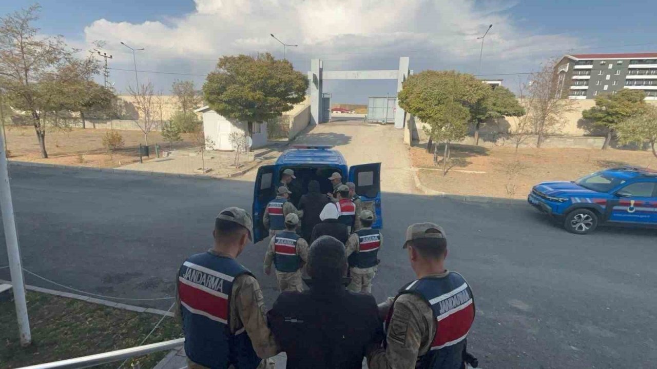 Horasan&#039;da &quot;Anadolu Mirası&quot; Operasyonu: Kaçak Kazı Yapan 4 Şüpheli Yakalandı