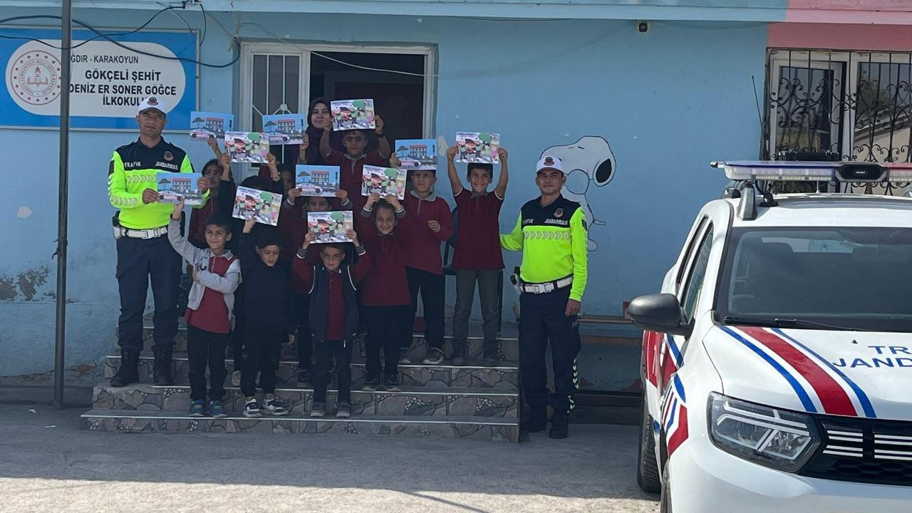 Iğdır Karakoyunlu İlçe Emniyet ve Jandarma’dan Okullarda Trafik Eğitimleri