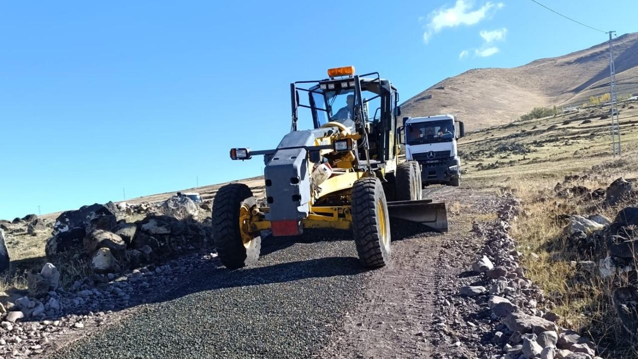 Iğdır’a Bağlı Nişankaya Köyü Mezarlık Yolu Onarıldı