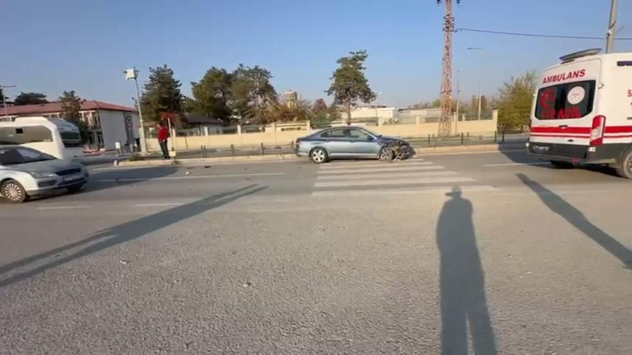 Iğdır’da DSi Önünde Trafik Kazası: İki Araç Çarpıştı