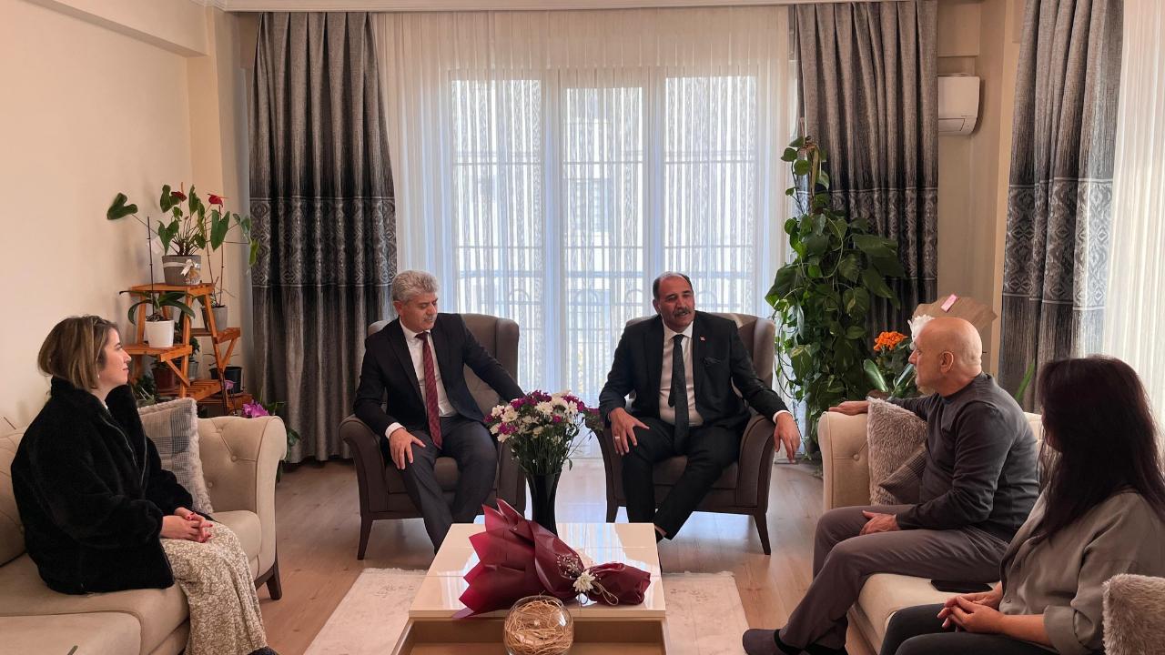 Iğdır’da emekli öğretmene sürpriz ziyaret