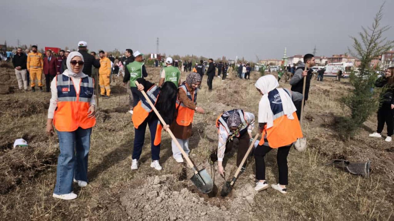 Iğdır’da Milli Ağaçlandırma Seferberliği Kapsamında Fidan Dikimi Gerçekleştirildi