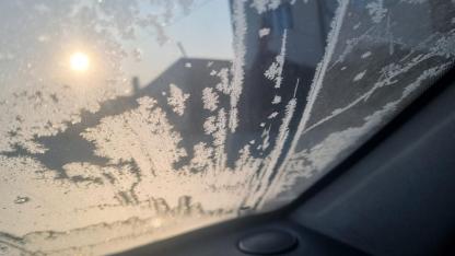 Iğdır’da sıcaklıklar eksi derecelere düştü: Araç camları buz tuttu