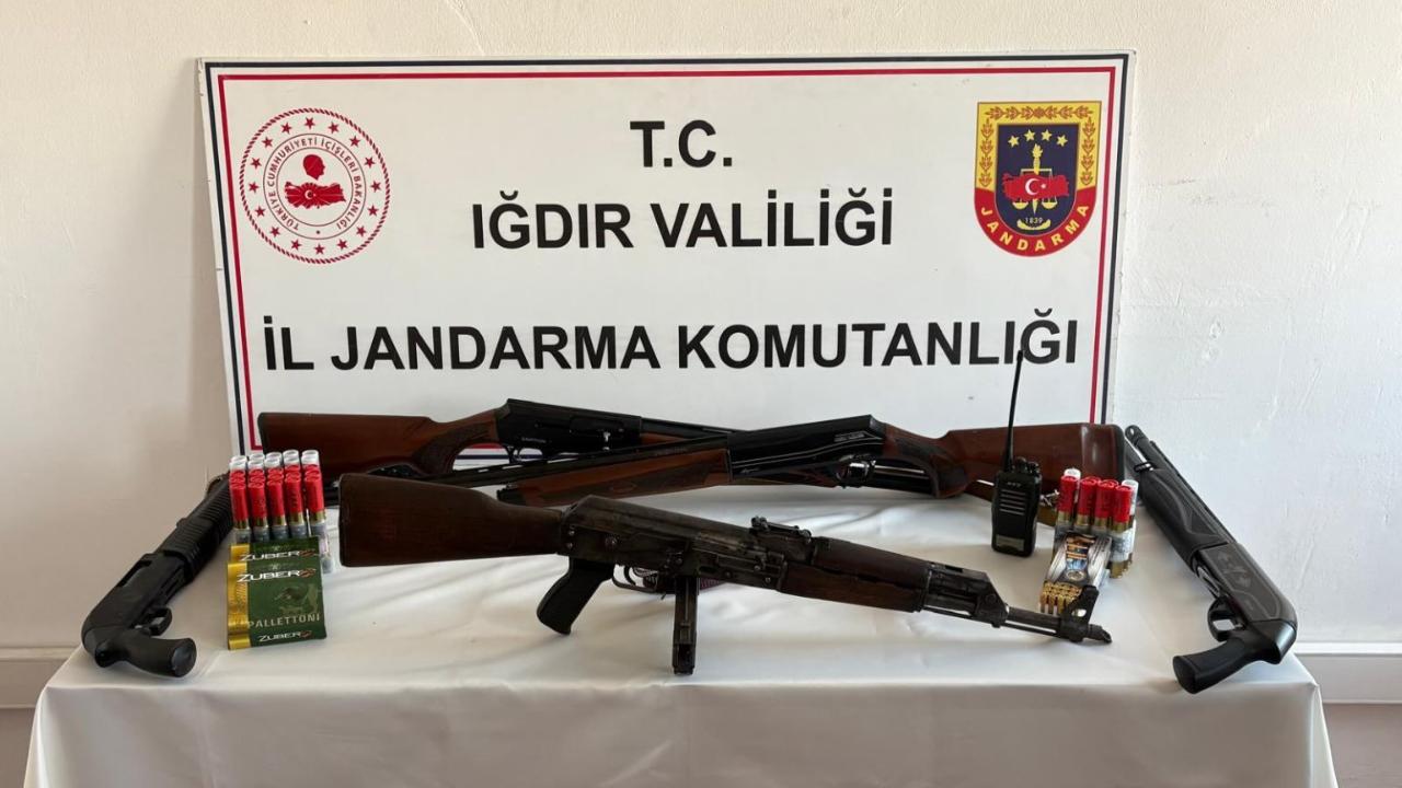 Iğdır’da Silah Kaçakçılığı Operasyonu: Silah ve Mühimmat Ele Geçirildi