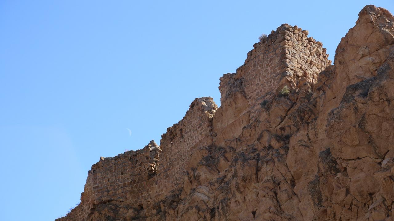 IĞDIR&#039;DA TARİHİ KIZILKALE (ALBAN GALA)