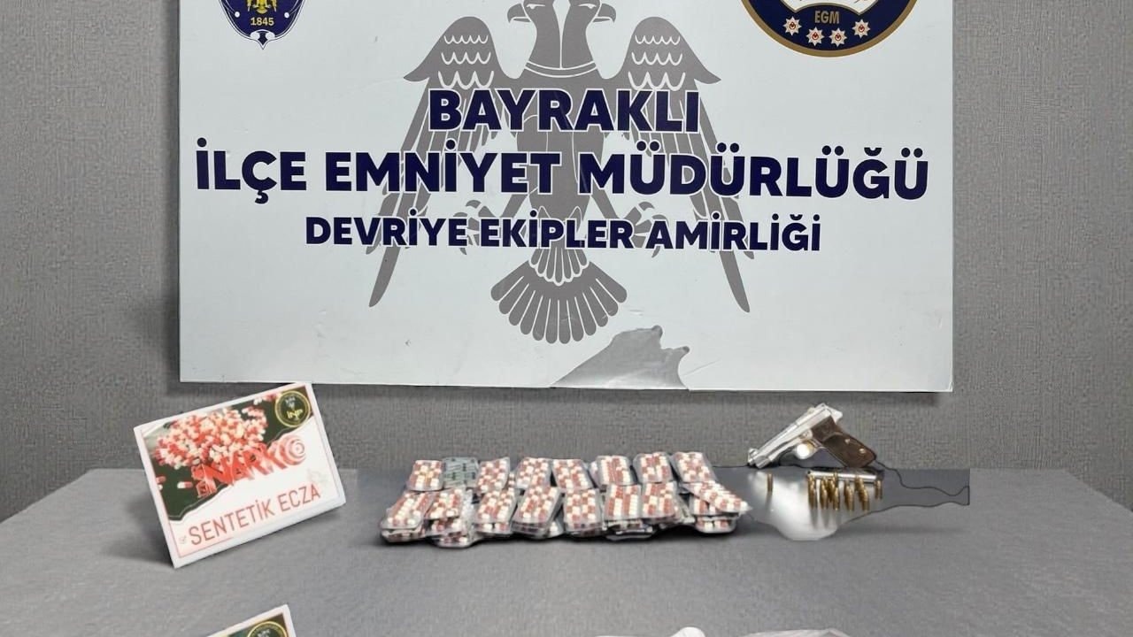 İzmir’de Uyuşturucu Operasyonu: Çamaşır Makinesinde Gizlenen Hap ve Esrar Ele Geçirildi