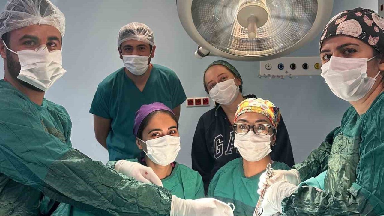 Kağızman’da İlk: Karın Kesisi Olmadan Başarılı Rahim Ameliyatı