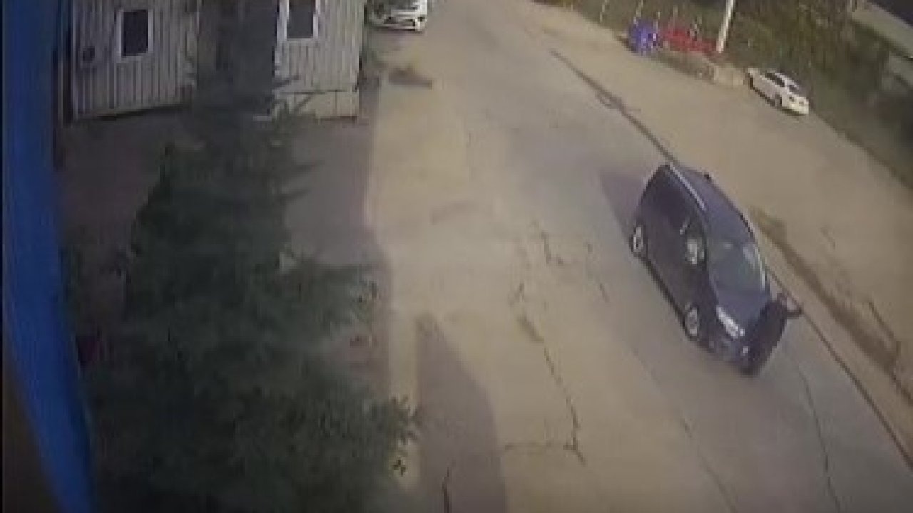 Karadeniz Ereğli&#039;de Yaşlı Adama Çarpan Sürücü Aranıyor: Kaza Güvenlik Kamerasında