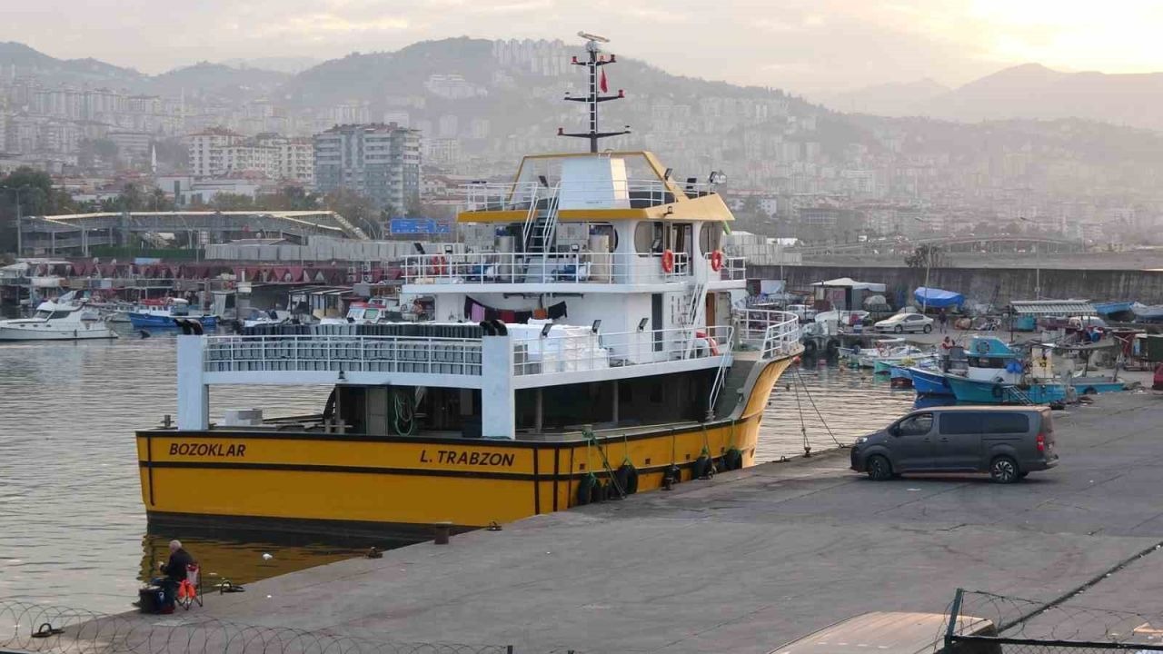 Karadeniz’de Yıllardır Görülmemiş Bereket: Hamsi Avı Uykusuz Bıraktı