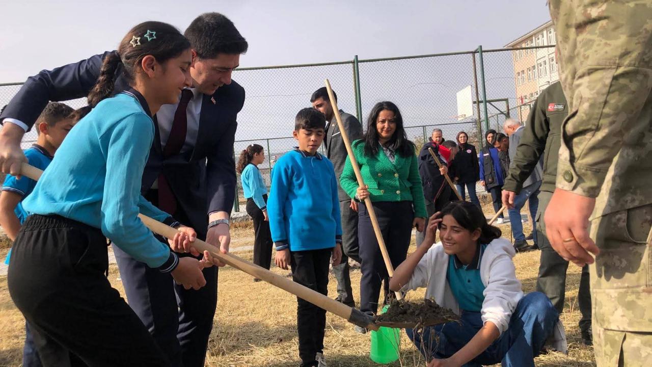 Karakoyunlu’da 11 Kasım Millî Ağaçlandırma Etkinliği