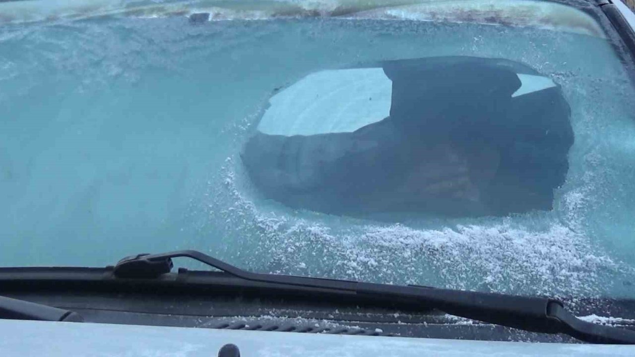 Kars’ta Çetin Kış Erken Başladı: Termometreler Eksi 13 Dereceyi Gördü