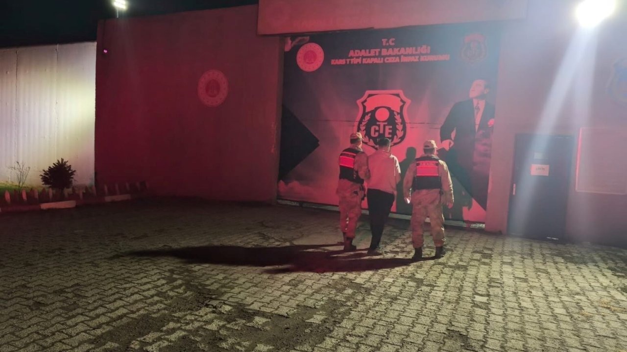 Kars’ta Dolandırıcılık Suçundan Aranan Hükümlü Yakalandı