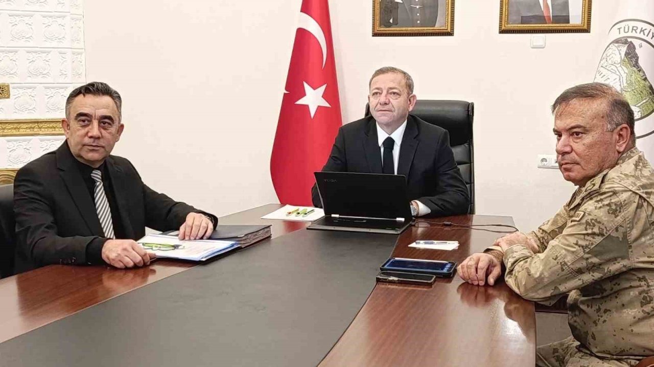 Kars&#039;ta Ekim Ayı Güvenlik Raporu Açıklandı: 103 Terör Operasyonunda Ağır Silah Mühimmatı Ele Geçirildi!