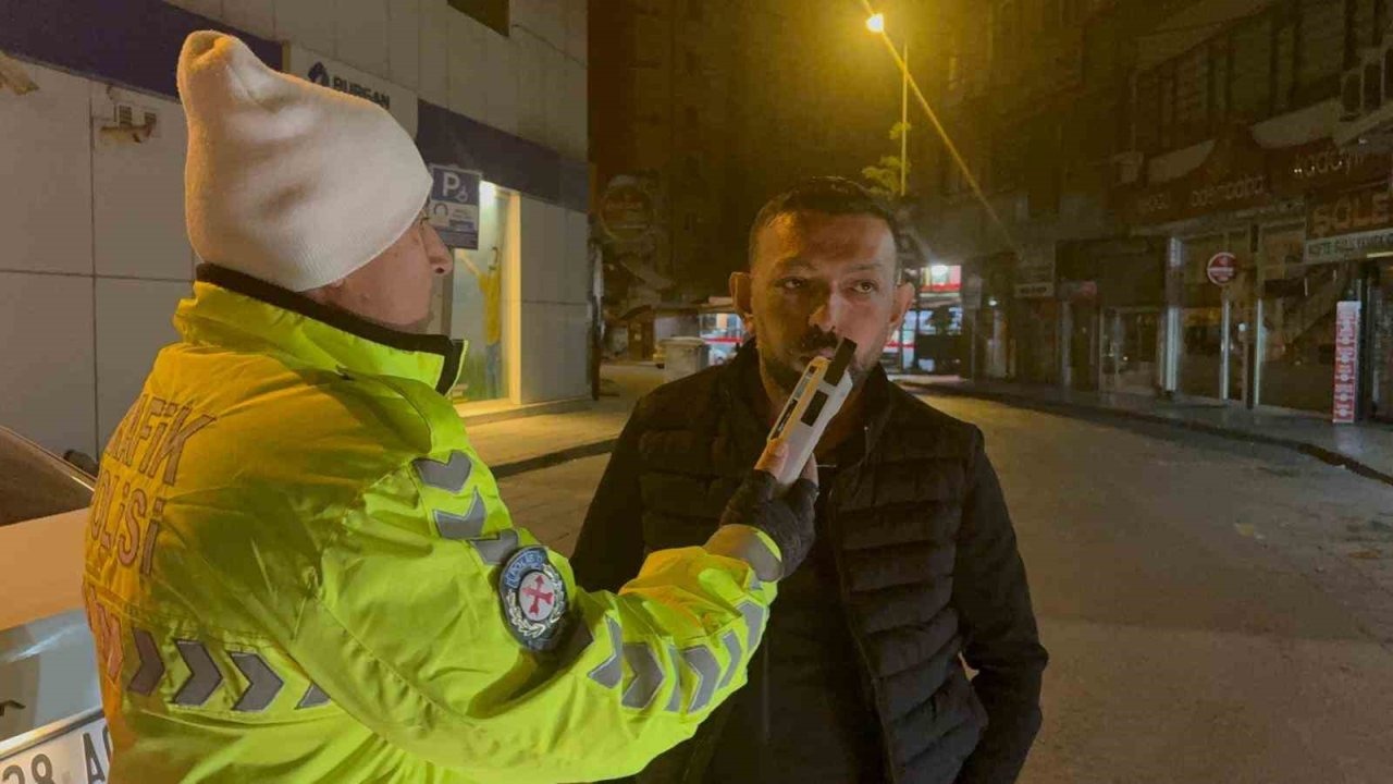 Kayseri&#039;de Akıllara Durgunluk Veren Olay: Ehliyetsiz ve Alkollü Sürücüye Rekor Ceza