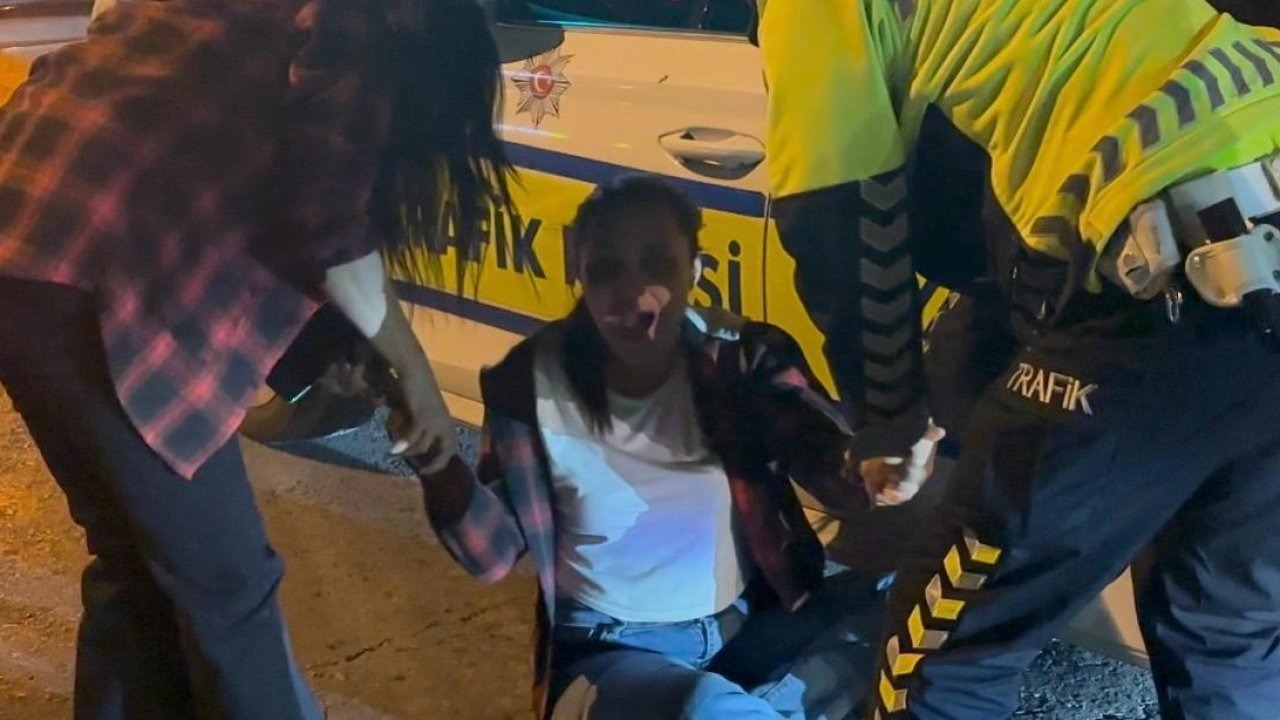 Kayseri&#039;de Alkollü Sürücünün Yolcusu Polis Ekiplerine Zor Anlar Yaşattı