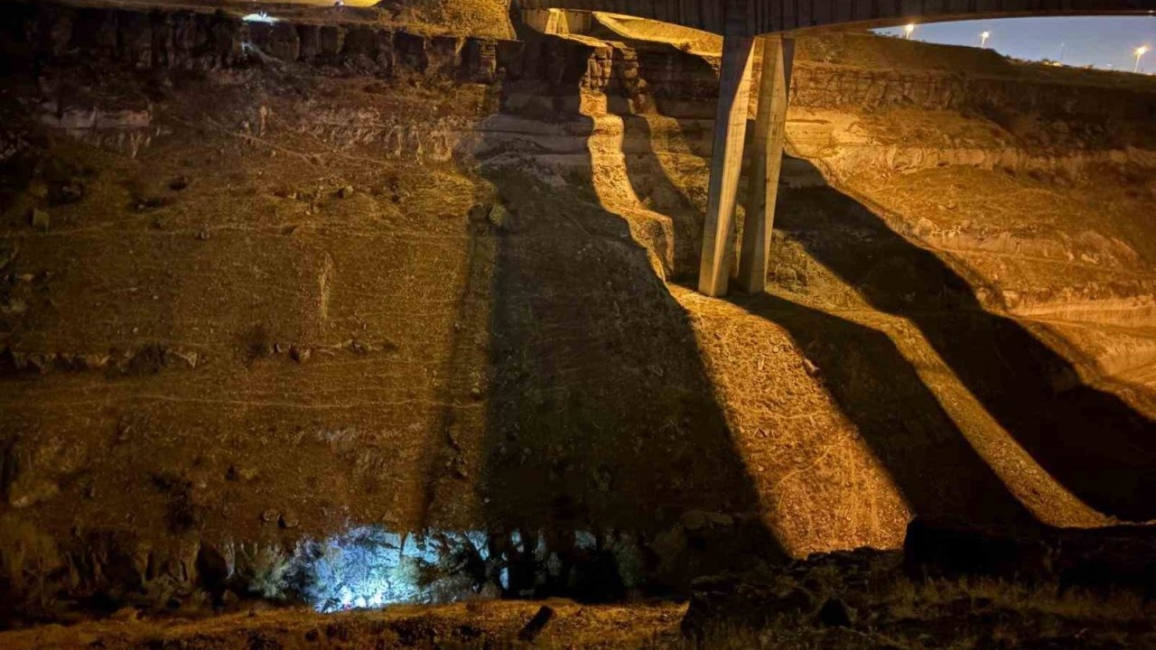 Kayseri’de Korkunç Kaza: Otomobil Vadiye Uçtu, Sürücü Hayatını Kaybetti