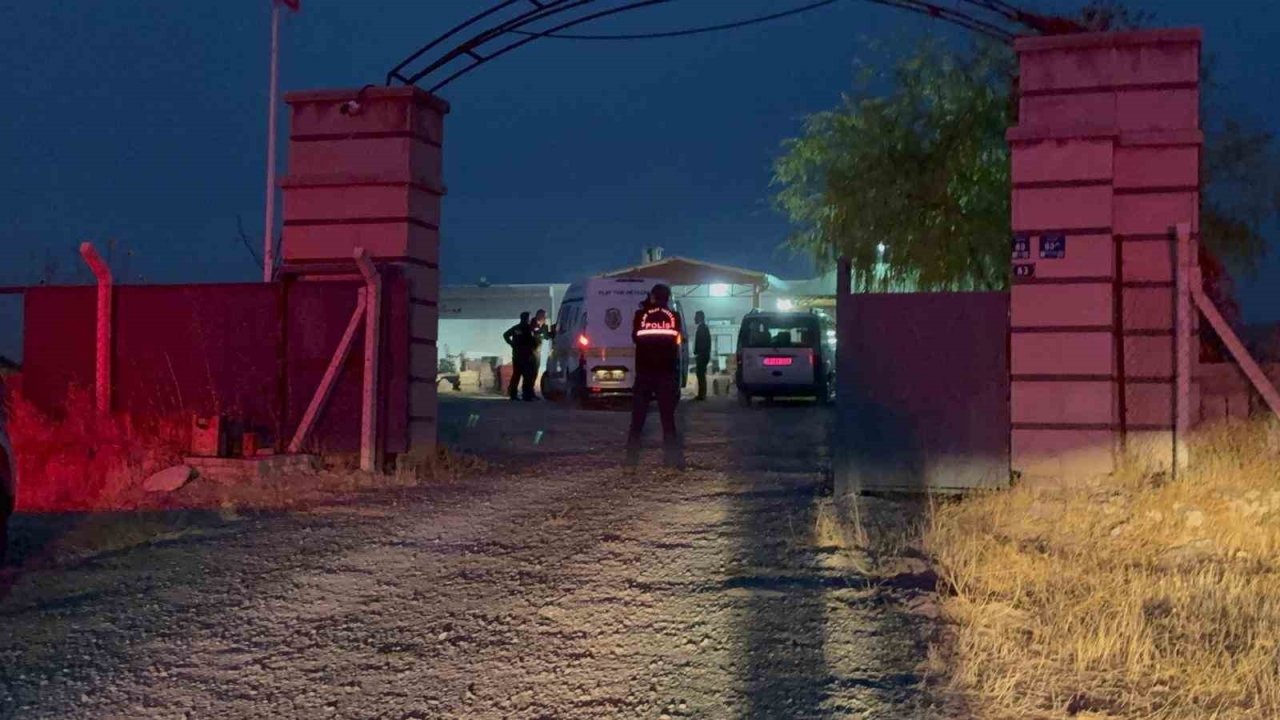 Kayseri&#039;de Korkunç Miras Kavgası: Amcası Dahil 4 Kişiyi Bıçakladı!