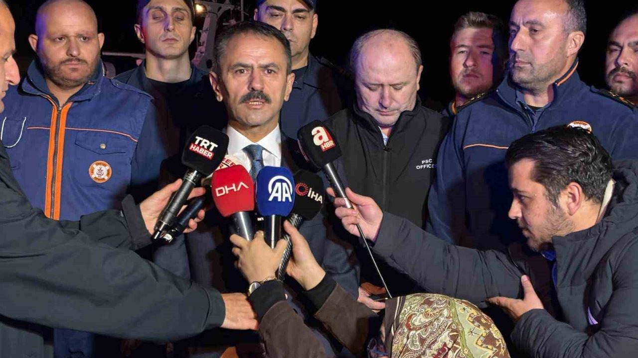 Kefken Açıklarında Yanan Gemiden 25 Mürettebat Kurtarıldı