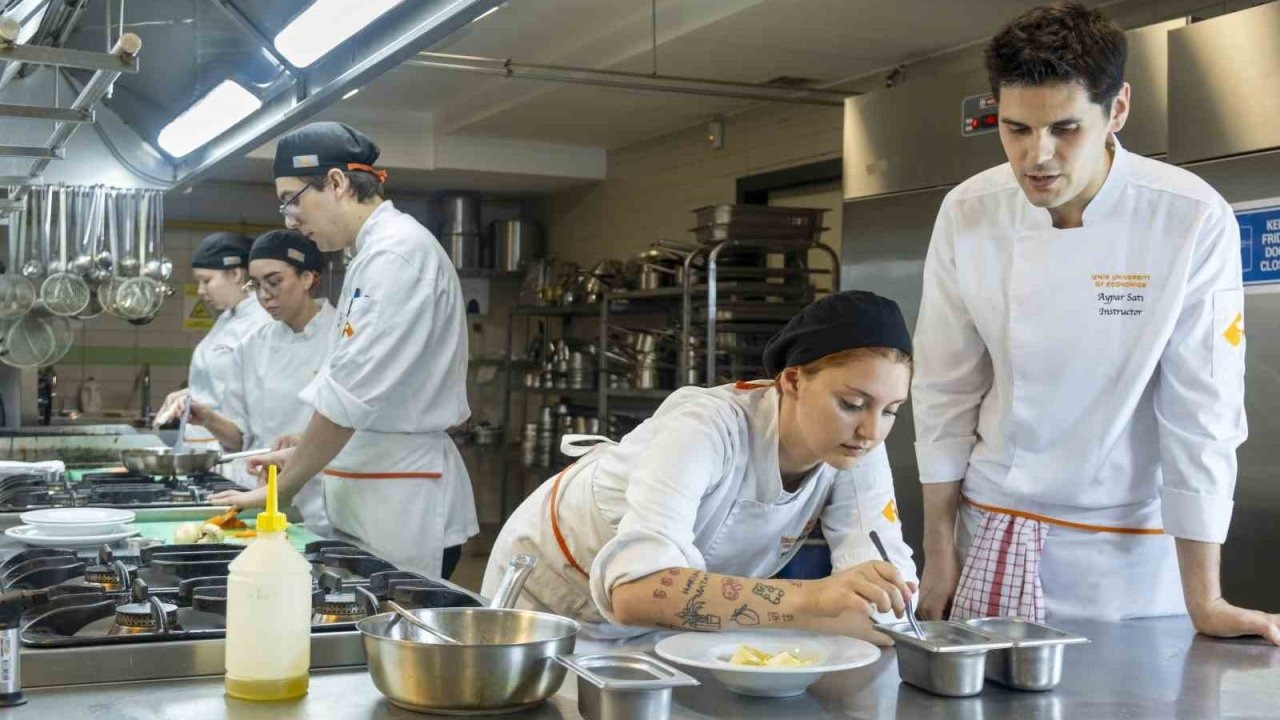 Konserve Uyarısı: Uzmanlardan &#039;Botulizm&#039; Tehlikesine Karşı Hayati Çağrı