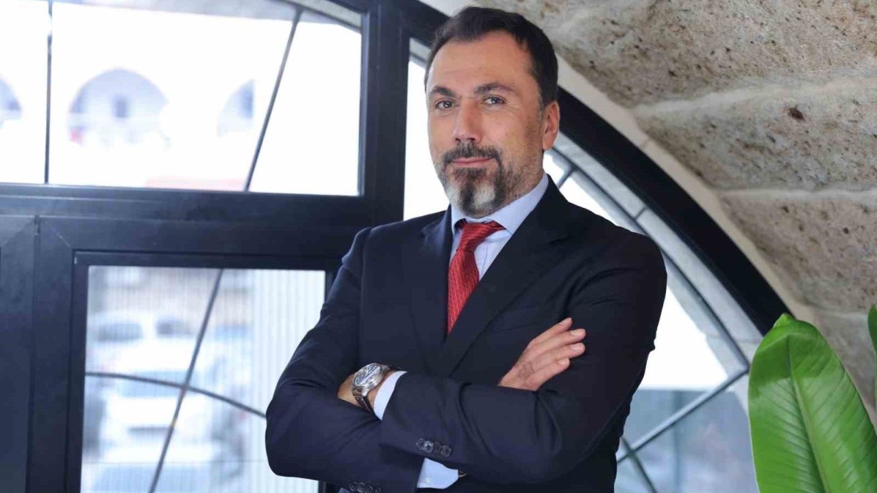 📈 Küresel Belirsizlik Değerli Metalleri Yükseltti: Altın ve Gümüşte Tarihi Artış