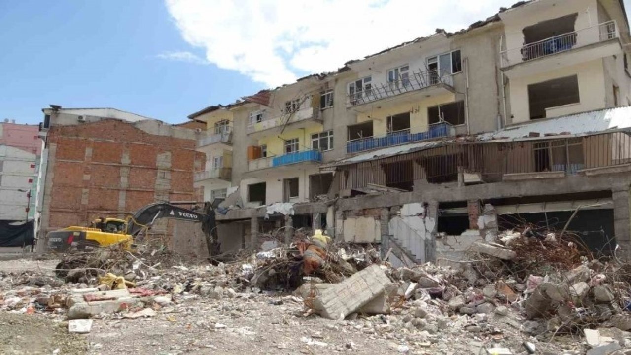 Malatya Balanlı Apartmanı Davası Karara Bağlandı: 2 Mimar ve Mühendise Tutuklama