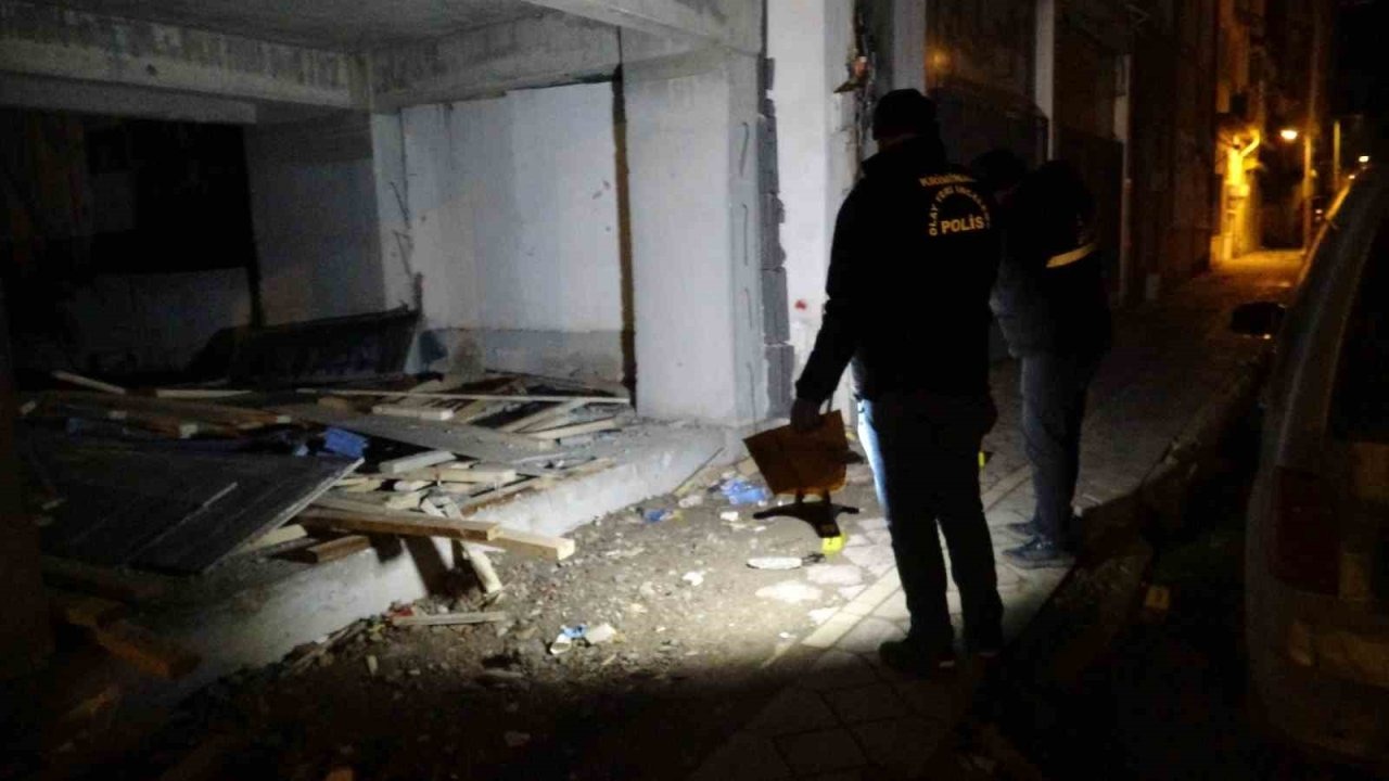 Malatya&#039;da &#039;Kız Meselesi&#039; Kavgası: 18 Yaşındaki Genç Bıçakla Yaralandı