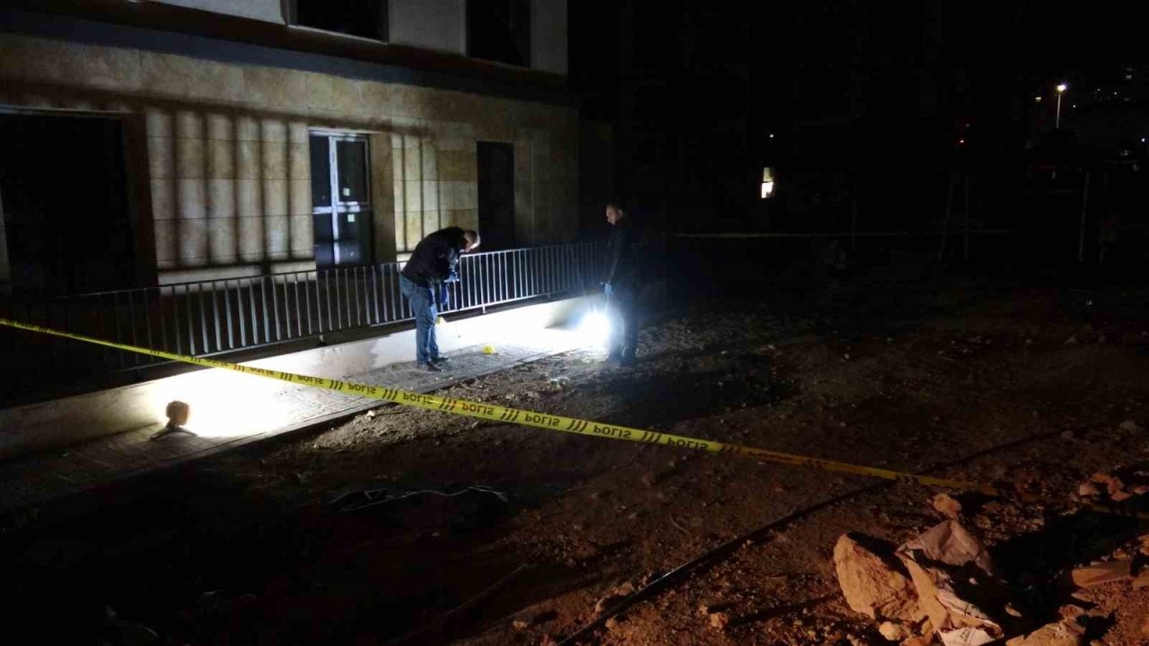 Malatya’da Şantiyede Esrarengiz Olay: Tesisat Ustası Silahla Yaralı Bulundu!