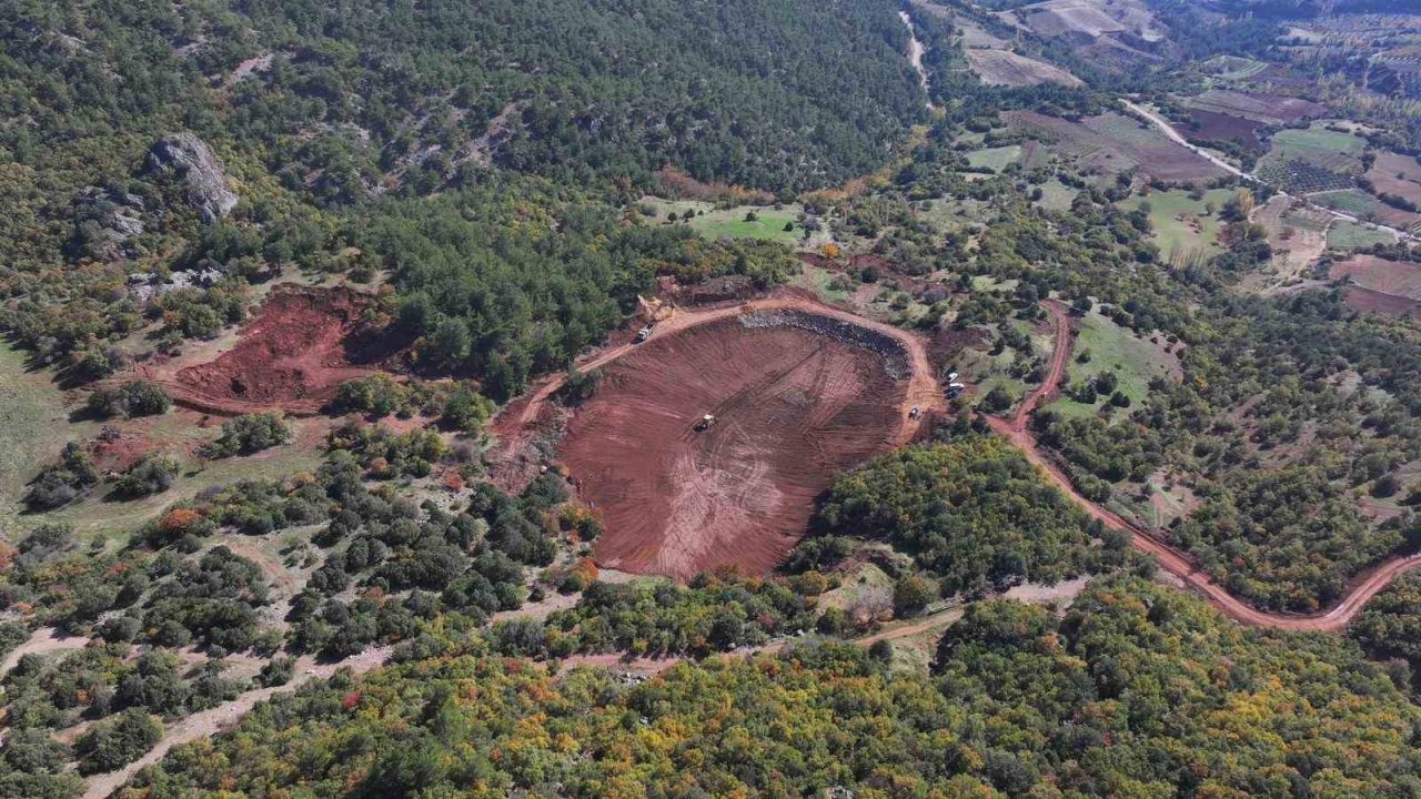 Manisa’ya Çifte Güvence: Gördes’te Dev Gölet Hem Üreticiyi Hem Ormanı Koruyacak