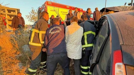 Mardin&#039;de Kaza: Otomobil Şarampole Yuvarlandı, 3 Yaralı