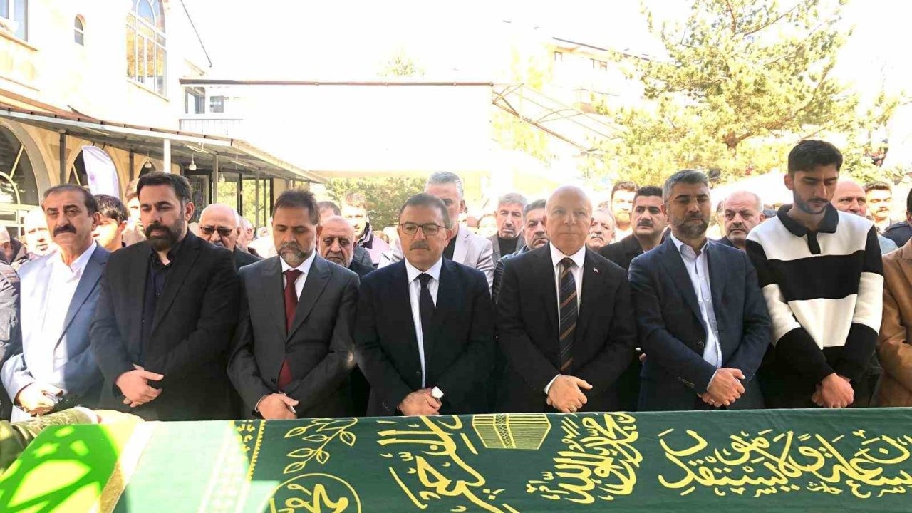 Merhum Tacettin Karaca Son Yolculuğuna Uğurlandı