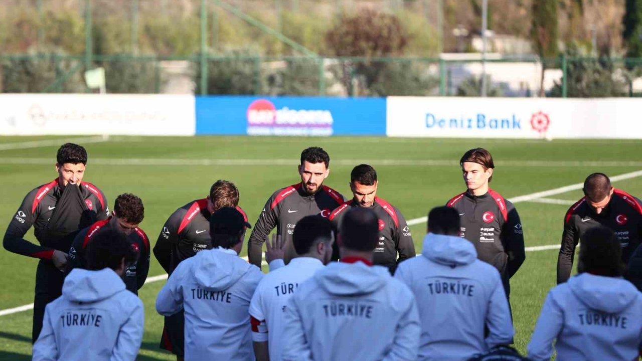 Milli Takım İspanya Maçı Hazırlıklarına Başladı: Sakatlık Endişesi