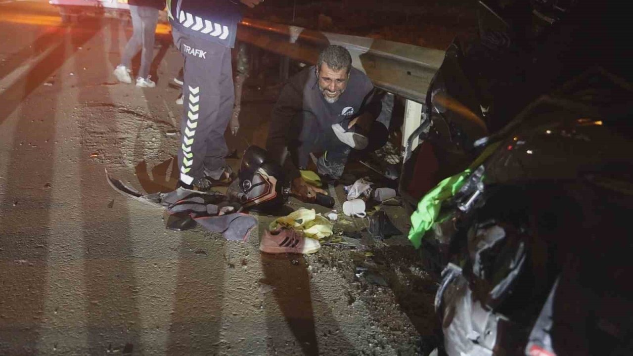 Motosiklet Bariyerlere Çarptı, 17 Yaşındaki Genç Kadın Öldü