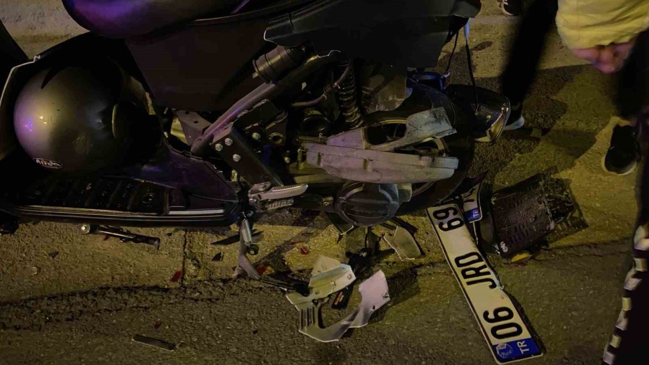 Mudanya&#039;da Alkollü Olduğu İddia Edilen Sürücü Kazaya Neden Oldu, 2 Yaralıyı Bırakıp Kaçtı