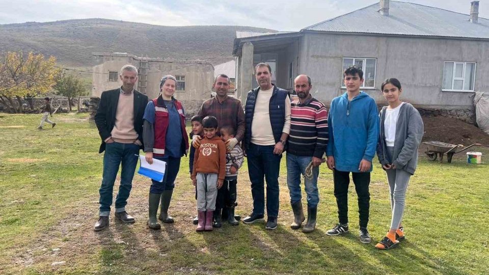 Muradiye&#039;de Buzağı Kurtarma Seferberliği: Eğitimler Yoğun Katılımla Devam Ediyor