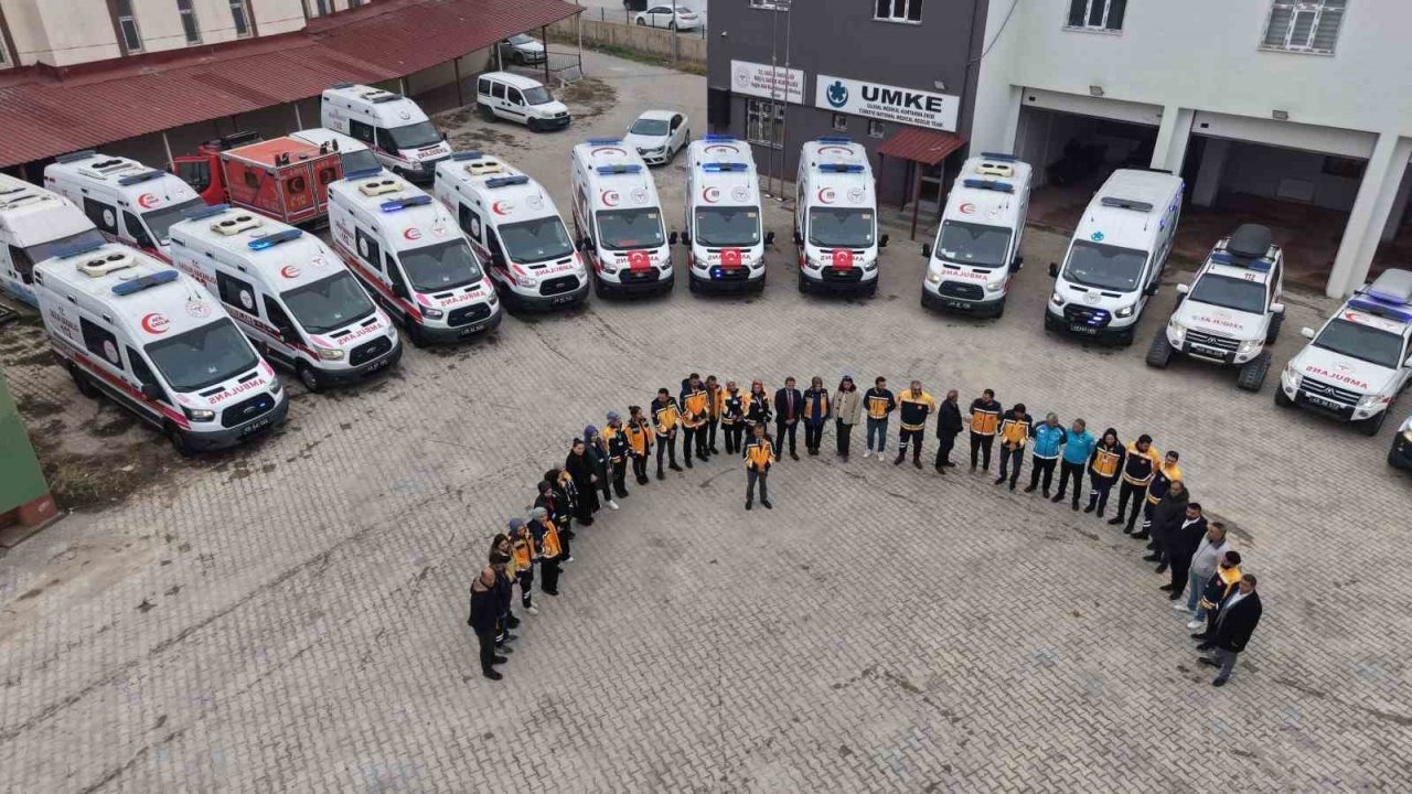 Muş 112, Çetin Kış Şartlarına Hazır: 10 Paletli Ambulansla Kış Mesaisi Başladı