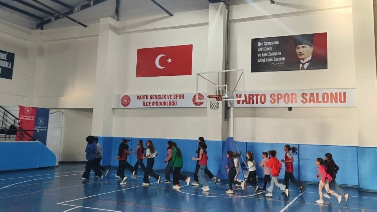 Muş Varto’da Voleybol Kurslarına Yoğun İlgi