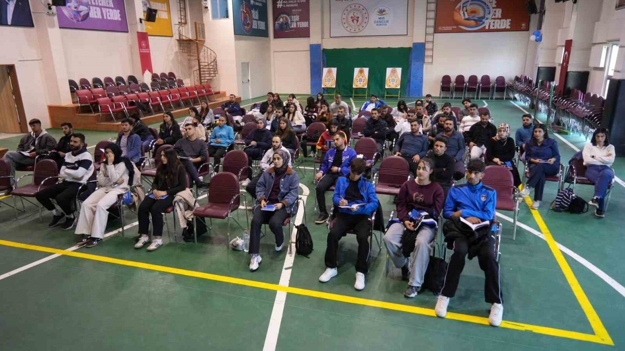 Muş&#039;ta Voleybol Aday Hakem Kursu Başladı: 57 Kursiyer Eğitim Alıyor