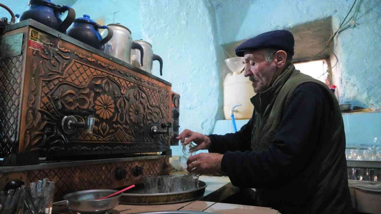 Muş’un Tarihi Çay Ocağında 55 Yıllık Lezzet