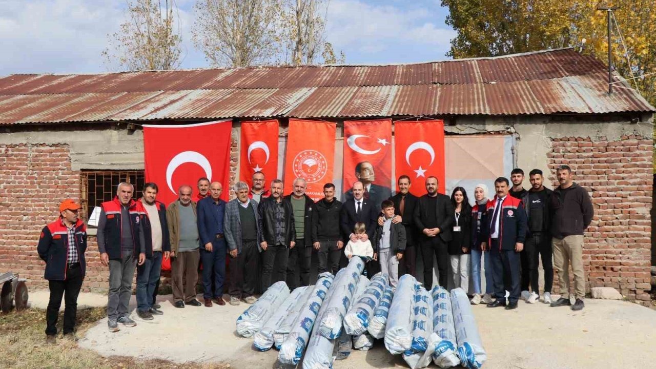 Oltu’da 18 Çiftçiye Sera Örtüsü Desteği: Üretim Kapasitesi Artıyor