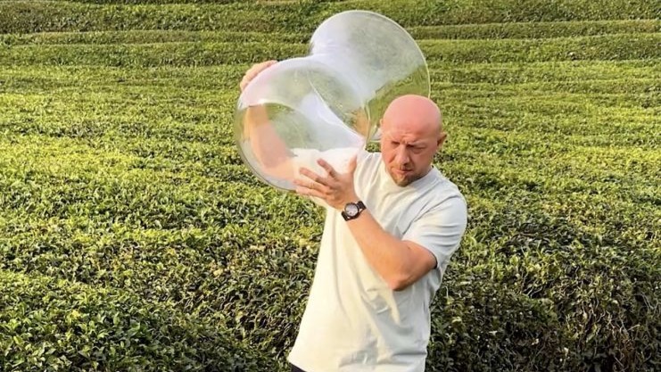 Rize&#039;deki Dev Çay Bardağı Videosu Viral Oldu: Milyonlar İzledi