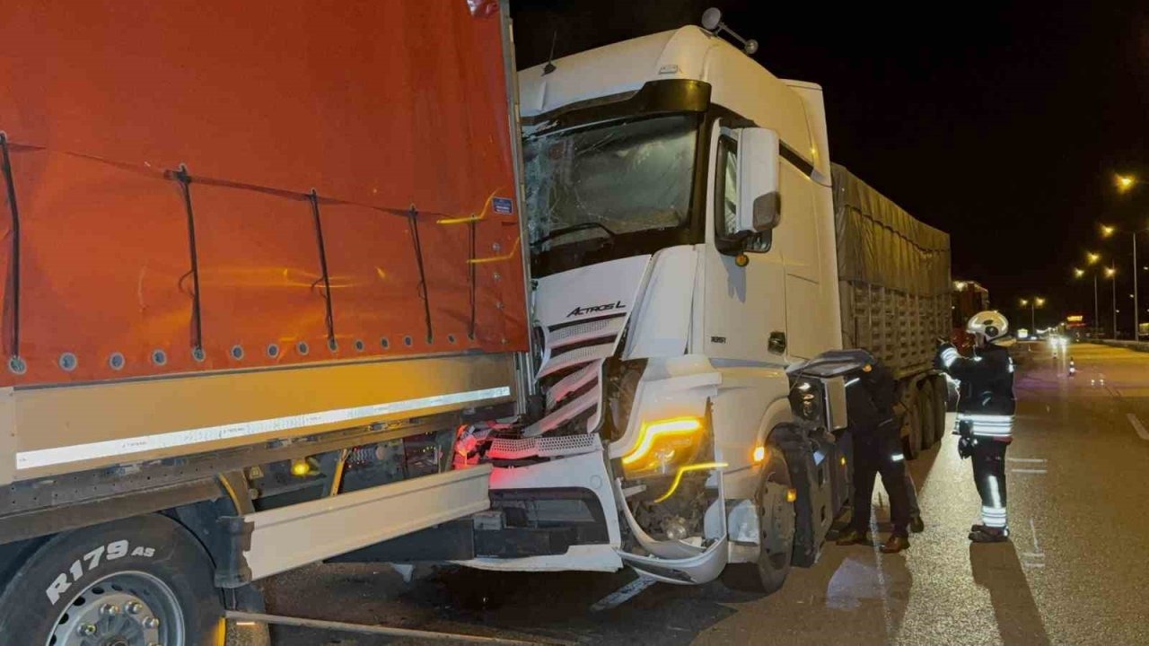 Samsun’da İki Tır Çarpıştı: 1 Kişi Yaralandı