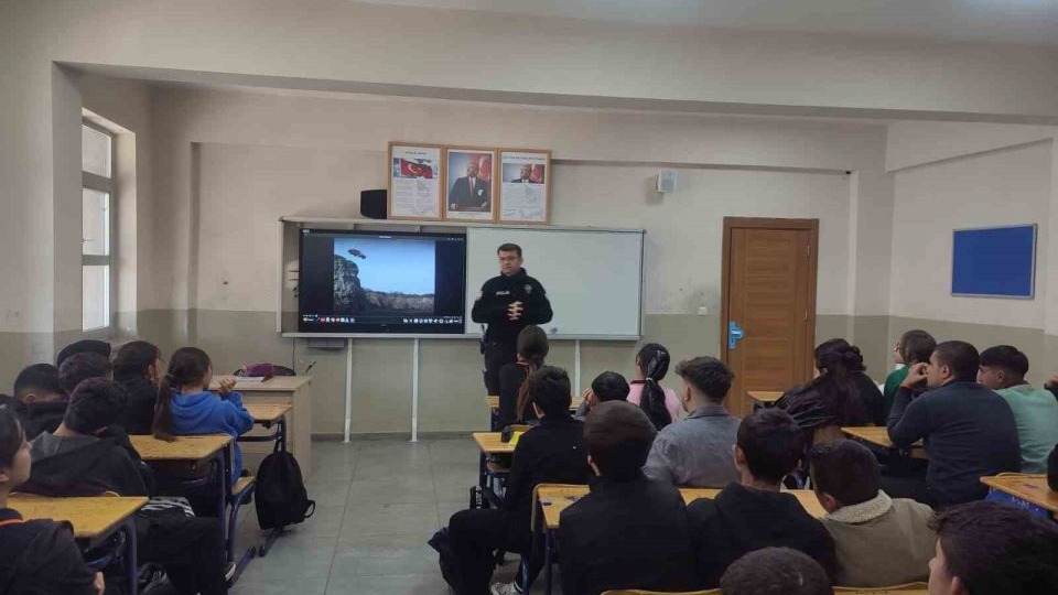 Selim’de 65 öğrenciye &quot;Trafik Dedektifleri&quot; eğitimi
