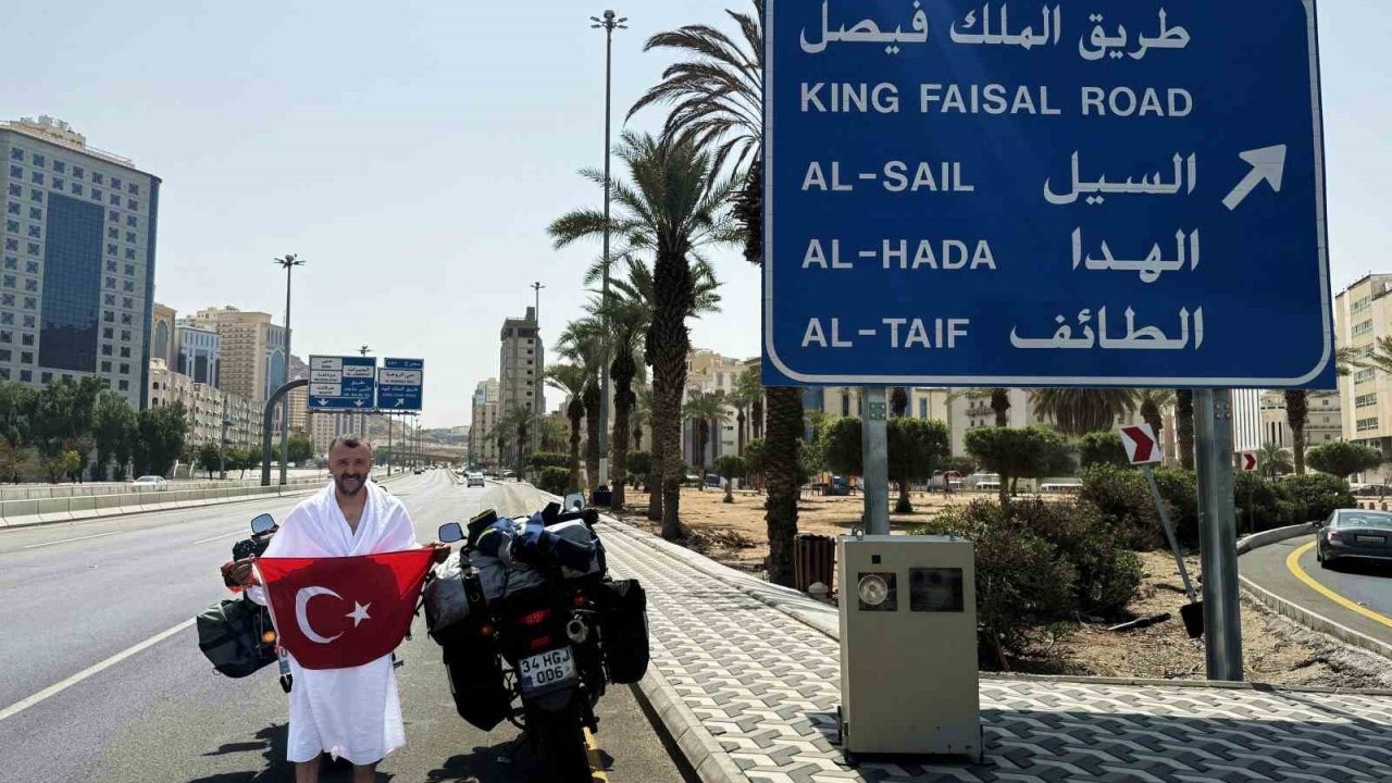 🕌 Sigara Parasını Biriktirdi, Motosikletiyle Kutsal Topraklara Gitti!