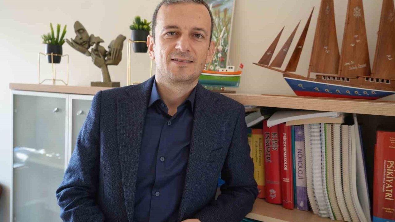 Sosyal Medyada &quot;Mükemmel Hayat&quot; Baskısı Özgüven Kaybına Yol Açıyor