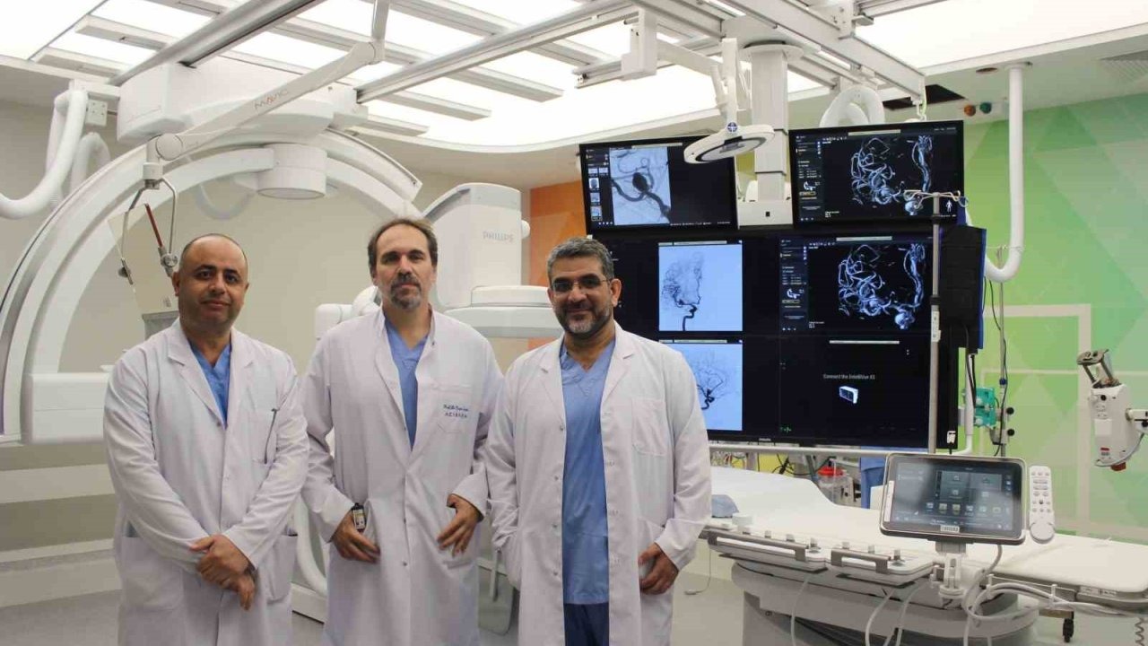 Tıpta Dev Adım: Türkiye, Hekim Yetiştiren Ülke Oldu! Irak&#039;tan İki Uzman Nöroradyoloji Eğitimi İçin İzmir&#039;e Geldi